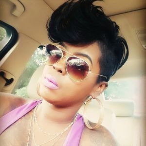 Meet your Posher, Kenisha